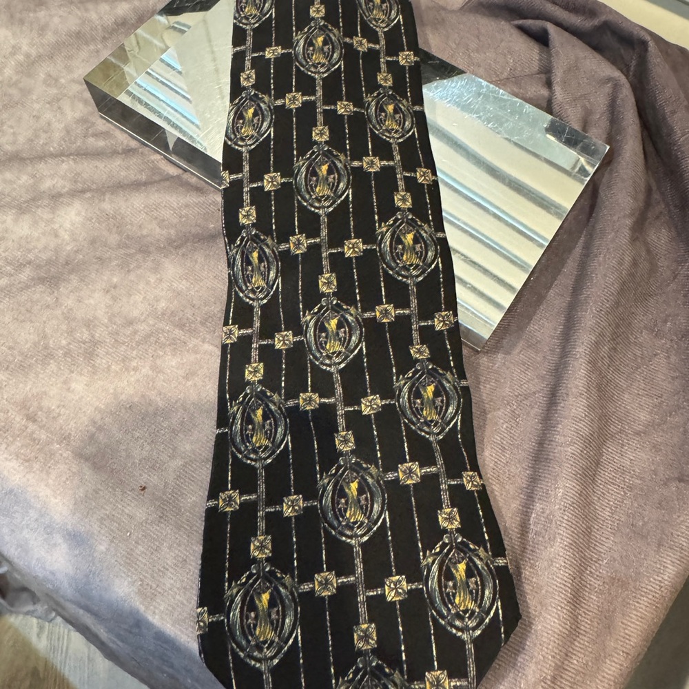 Metropolitan Museum, silk crest,‎ black Geometric Patterned Black Tie